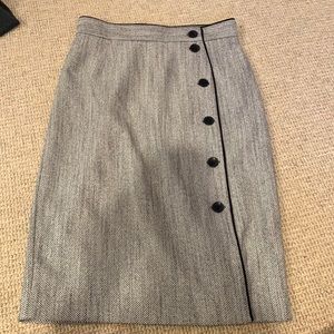 Button skirt below the knee length